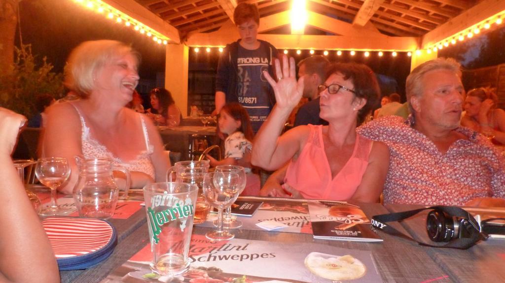 Camping La Vidaresse Otel Sainte-Anastasie-sur-Issole Dış mekan fotoğraf