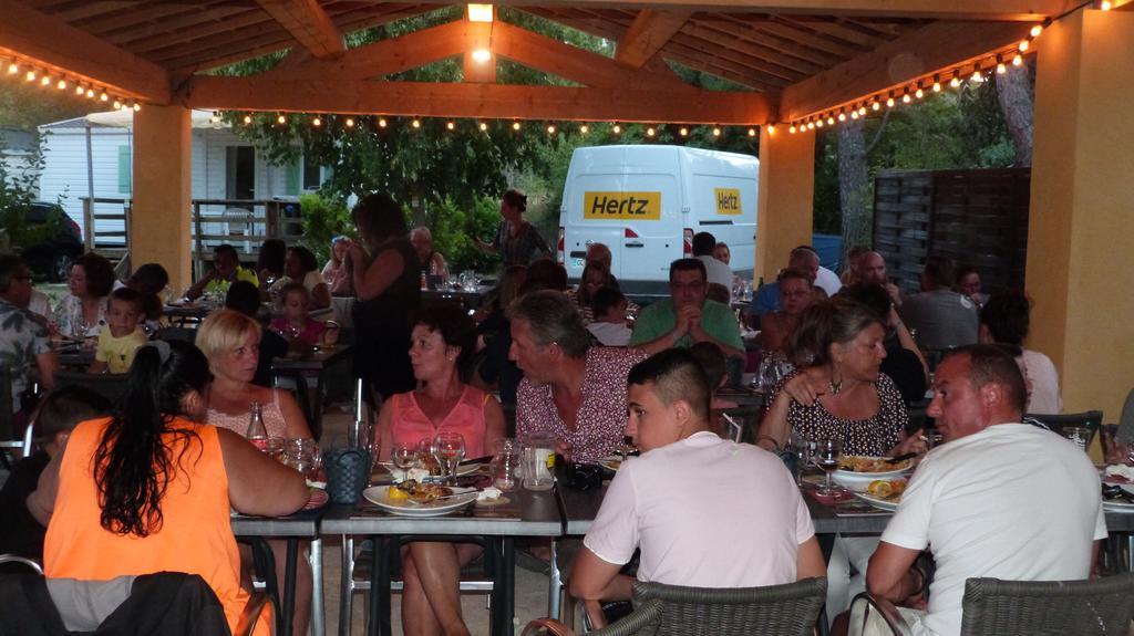 Camping La Vidaresse Otel Sainte-Anastasie-sur-Issole Dış mekan fotoğraf