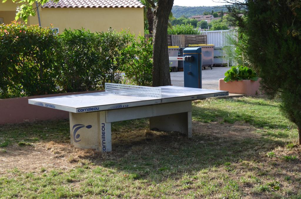 Camping La Vidaresse Otel Sainte-Anastasie-sur-Issole Dış mekan fotoğraf