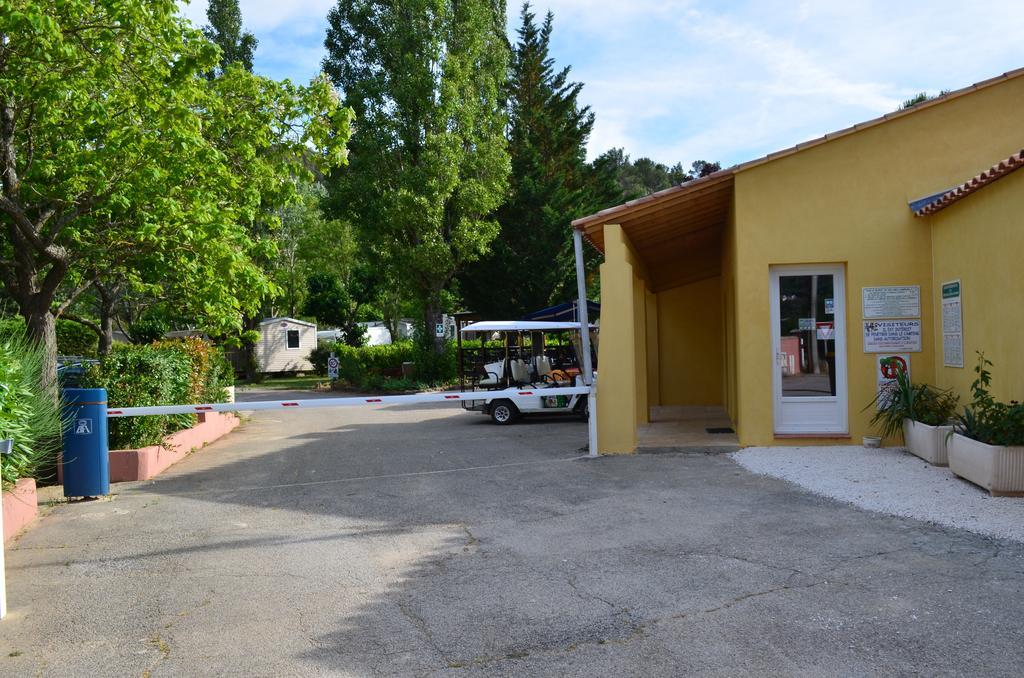 Camping La Vidaresse Otel Sainte-Anastasie-sur-Issole Dış mekan fotoğraf