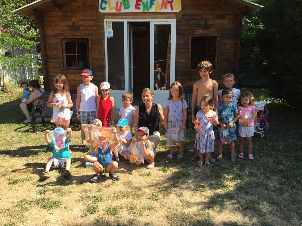 Camping La Vidaresse Otel Sainte-Anastasie-sur-Issole Dış mekan fotoğraf