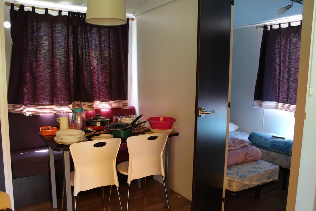 Camping La Vidaresse Otel Sainte-Anastasie-sur-Issole Dış mekan fotoğraf
